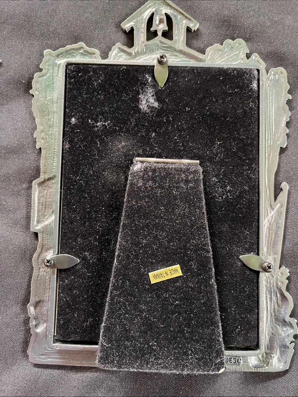 Dimensional SCHOOL HOUSE Picture Frame Tabletop Flag Globe Desk 3.5x5 Taiwan Vtg